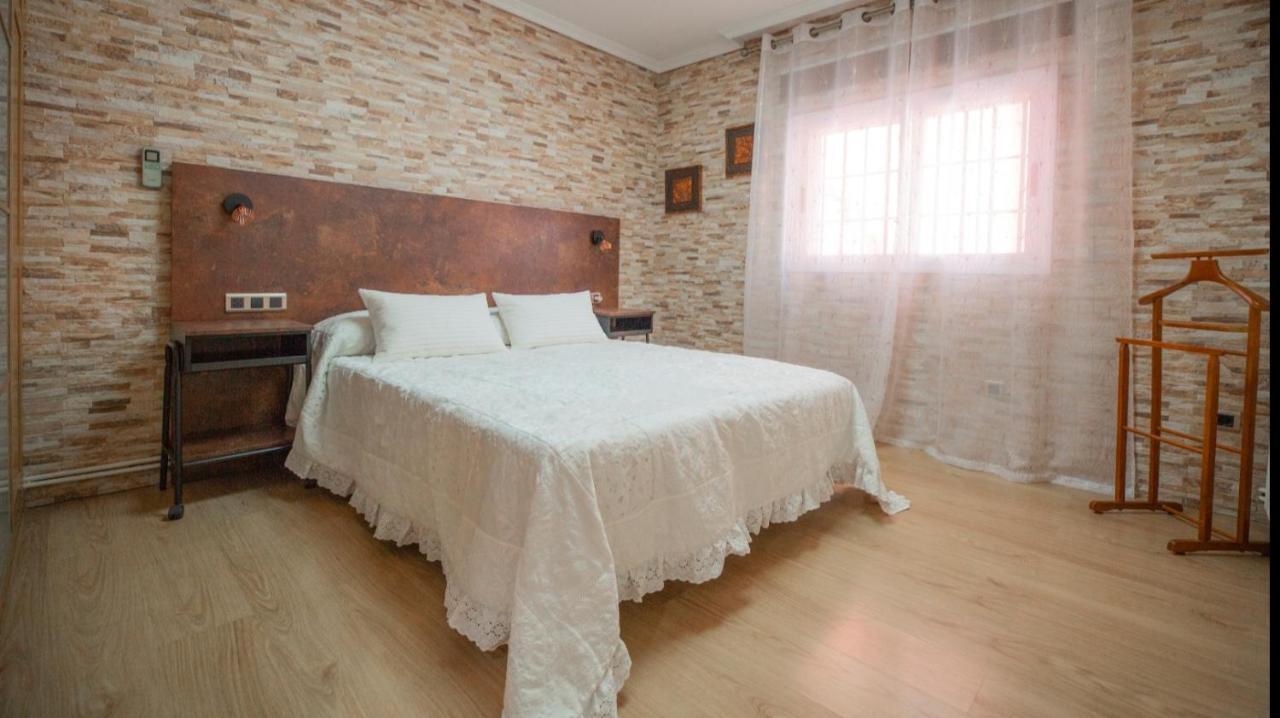 Вилла La Casita De Lola Сотильо-де-ла-Адрада Экстерьер фото
